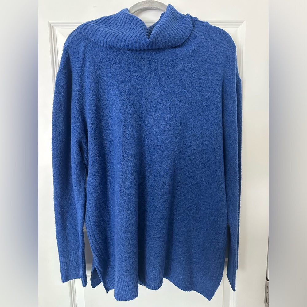 SO sweater
Size large